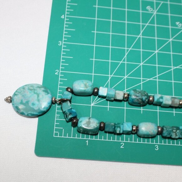 Beautiful Magnesite Gemstone Necklace 22" - Picture 10 of 12